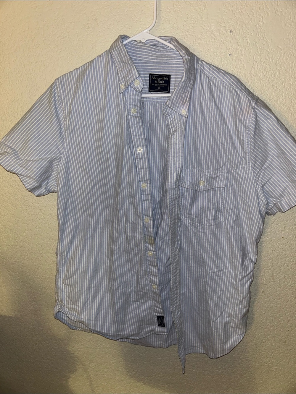 Abercrombie & Fitch Men’s Blue Striped Short-Sleeve Fitted Button-Down Shirt
